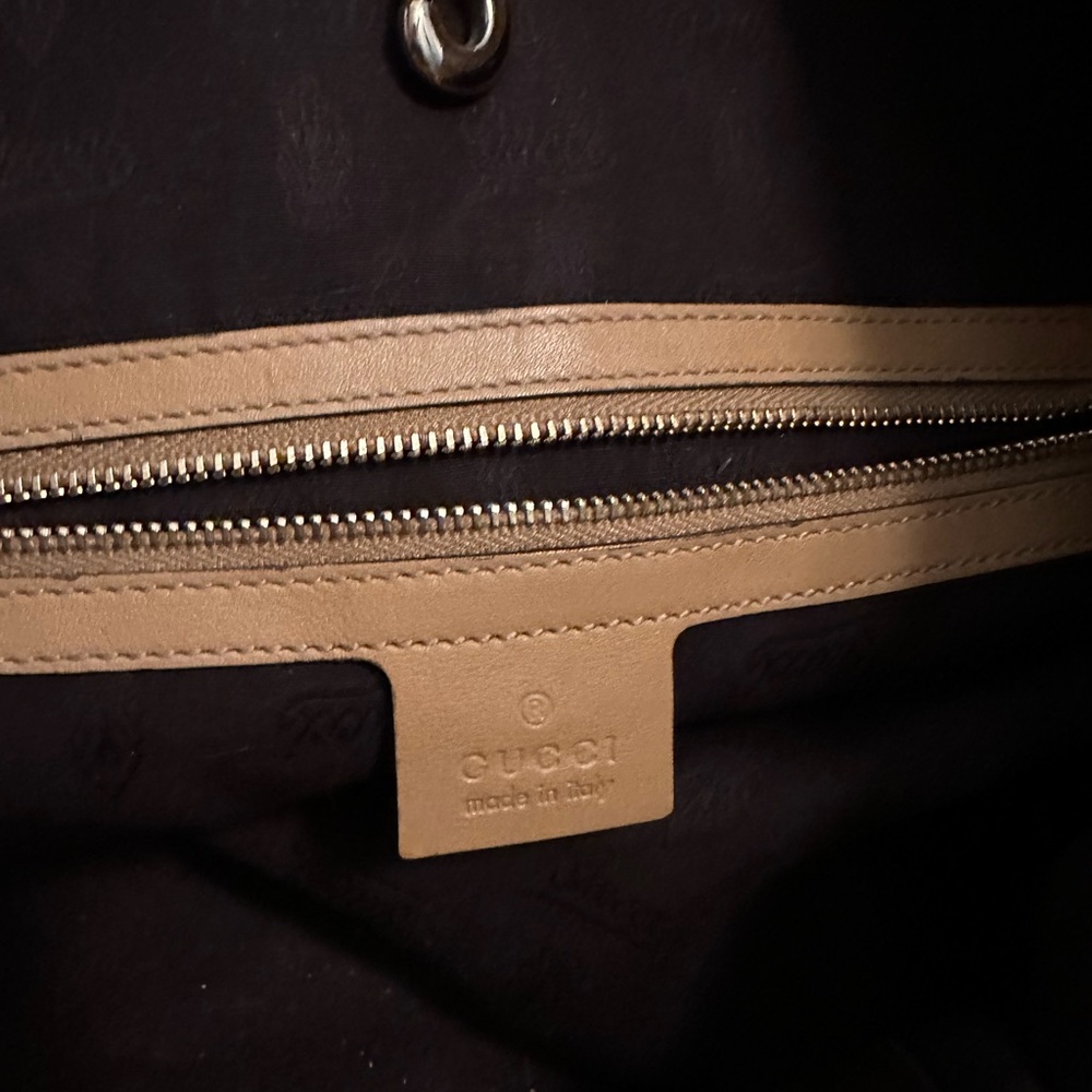 Authentic Gucci Beige Embossed Leather Tote - Picture 9 of 16